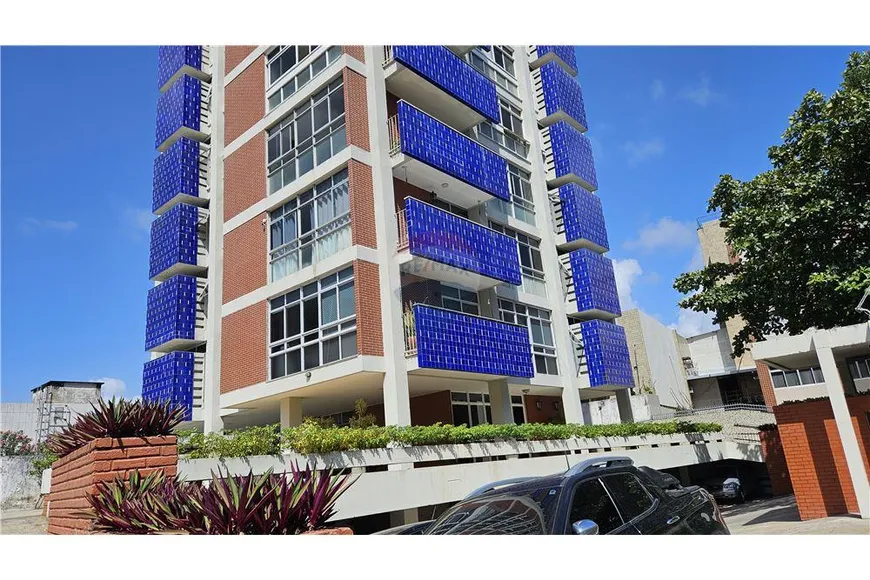 Foto 1 de Apartamento com 4 Quartos à venda, 222m² em Boa Vista, Recife