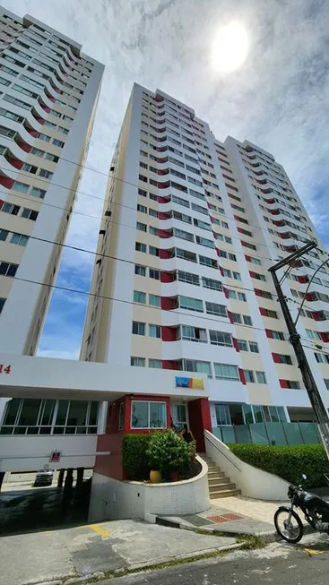 Foto 1 de Apartamento com 3 Quartos à venda, 72m² em Patamares, Salvador