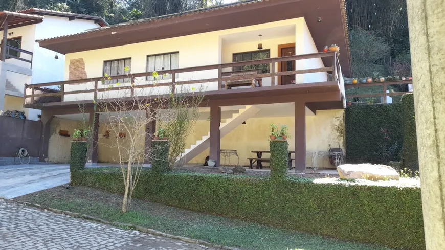 Foto 1 de Casa de Condomínio com 3 Quartos à venda, 402m² em Caneca Fina, Guapimirim