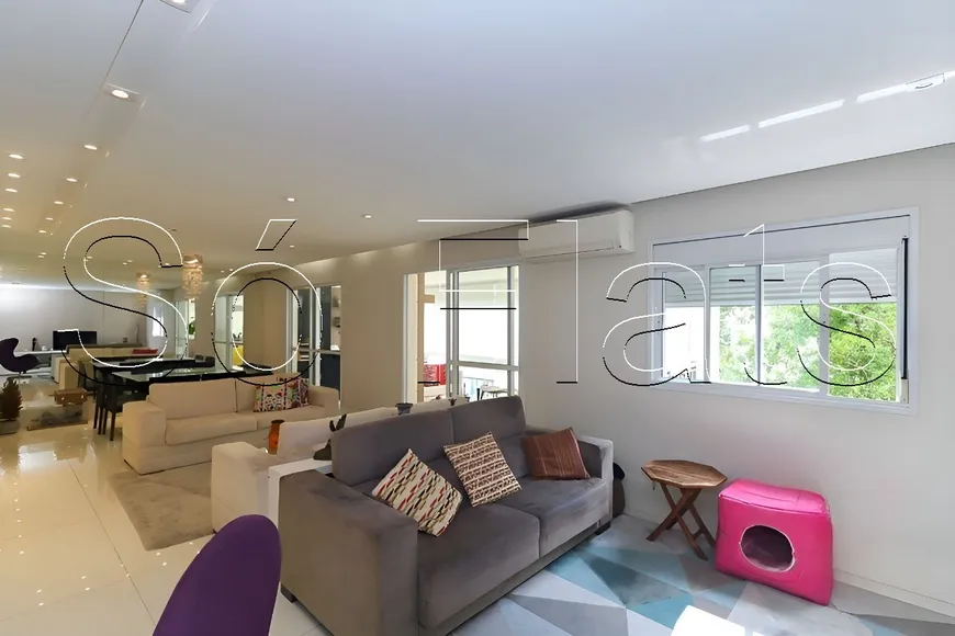 Foto 1 de Apartamento com 3 Quartos à venda, 152m² em Jardins, São Paulo