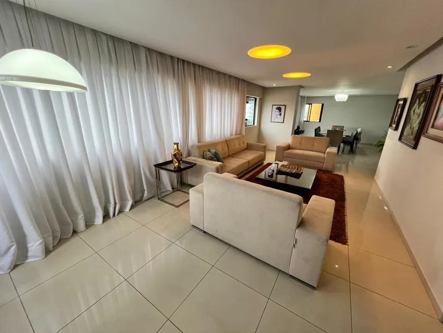 Foto 1 de Apartamento com 4 Quartos à venda, 215m² em Monteiro, Recife