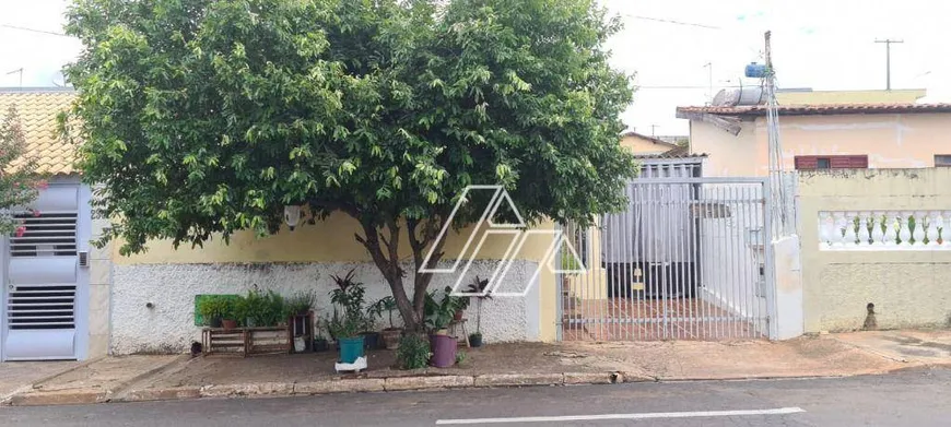 Foto 1 de Casa com 2 Quartos à venda, 80m² em Núcleo Habitacional Castelo Branco, Marília