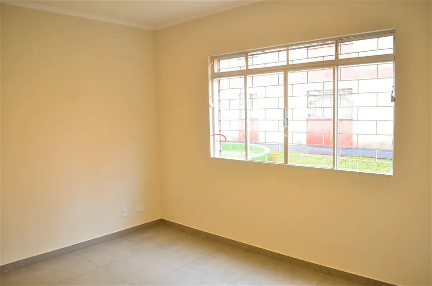 Foto 1 de Apartamento com 3 Quartos à venda, 49m² em Tiete, Londrina