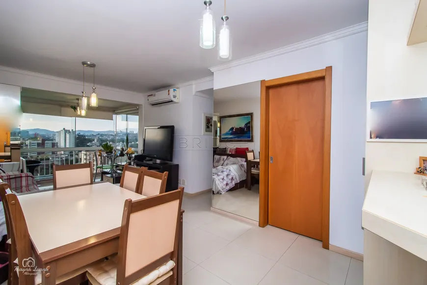 Foto 1 de Apartamento com 3 Quartos à venda, 81m² em Passo da Areia, Porto Alegre