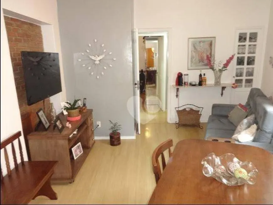 Foto 1 de Apartamento com 2 Quartos à venda, 60m² em Cosme Velho, Rio de Janeiro