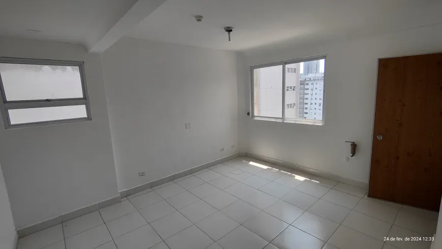 Foto 1 de Sala Comercial com 4 Quartos para alugar, 40m² em Gonzaga, Santos