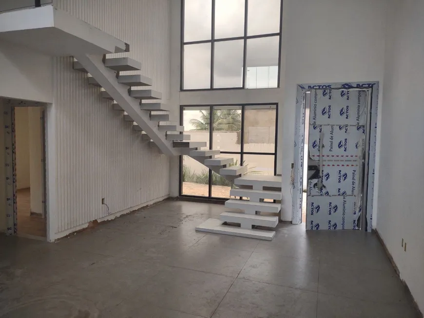 Foto 1 de Casa de Condomínio com 3 Quartos à venda, 350m² em Park Way , Brasília