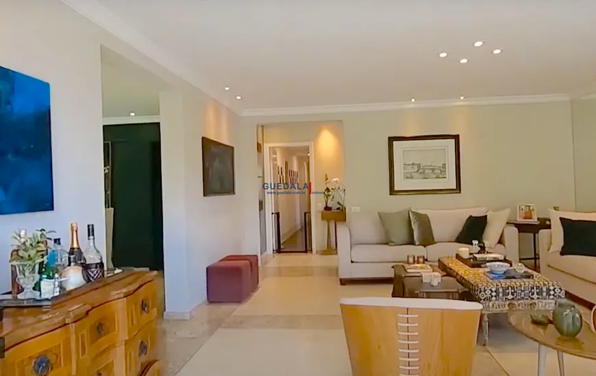 Foto 1 de Apartamento com 3 Quartos à venda, 259m² em Jardim Guedala, São Paulo
