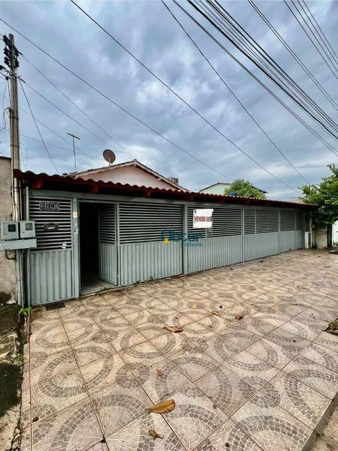 Foto 1 de Casa com 3 Quartos à venda, 292m² em Vila Santa Helena, Goiânia
