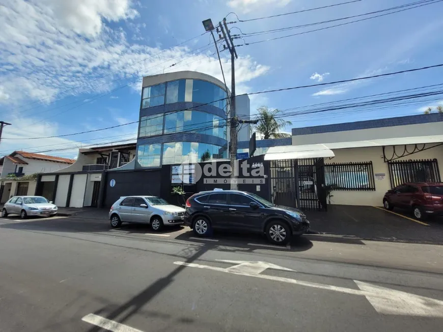 Foto 1 de Sala Comercial para alugar, 140m² em Umuarama, Uberlândia