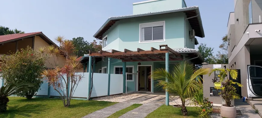 Foto 1 de Casa de Condomínio com 4 Quartos à venda, 240m² em Campeche, Florianópolis