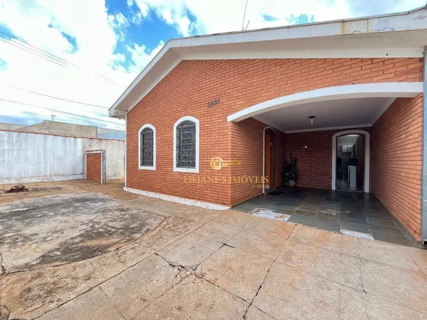 Foto 1 de Casa com 2 Quartos à venda, 80m² em Vila Yamada, Araraquara