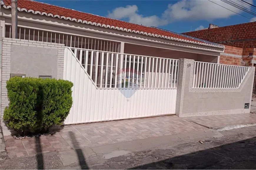 Foto 1 de Casa com 3 Quartos à venda, 176m² em Luzia, Aracaju