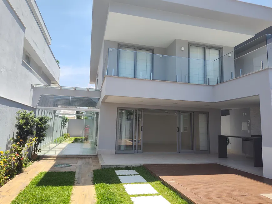 Foto 1 de Casa de Condomínio com 4 Quartos à venda, 370m² em Recreio Dos Bandeirantes, Rio de Janeiro