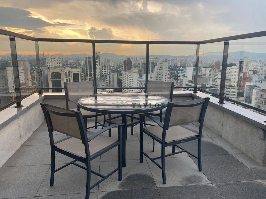 Foto 1 de Apartamento com 3 Quartos para venda ou aluguel, 220m² em Cerqueira César, São Paulo