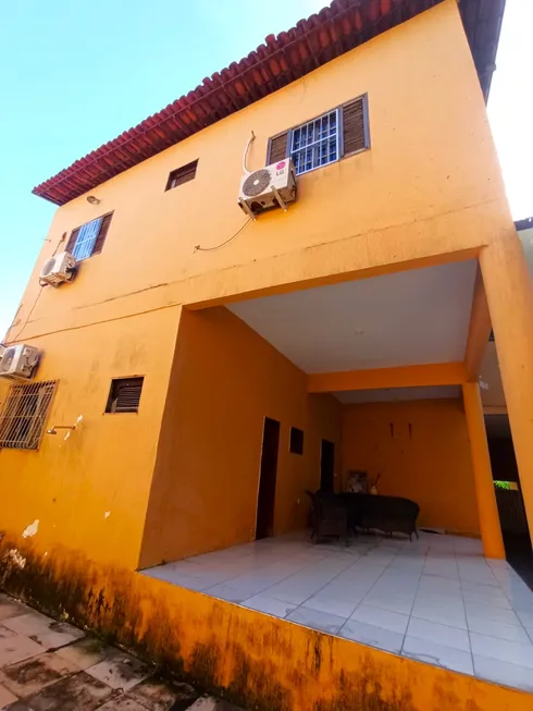Foto 1 de Casa com 4 Quartos para alugar, 50m² em Itaperi, Fortaleza
