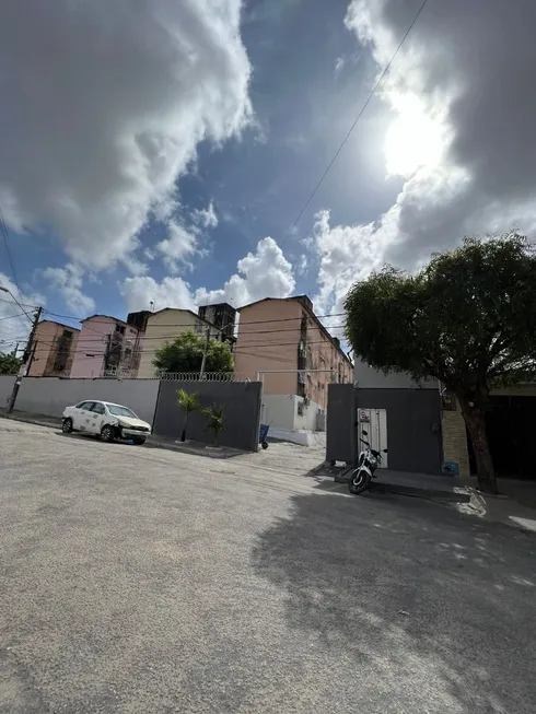 Foto 1 de Apartamento com 2 Quartos à venda, 50m² em Pici, Fortaleza