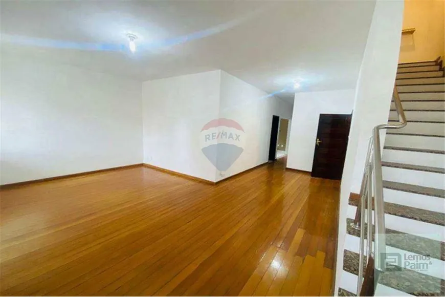 Foto 1 de Sobrado com 3 Quartos à venda, 327m² em Centro, Itabuna