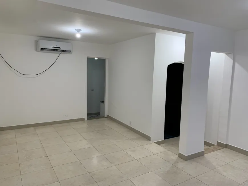 Foto 1 de Ponto Comercial para alugar, 45m² em Jardim Henriqueta, Taboão da Serra