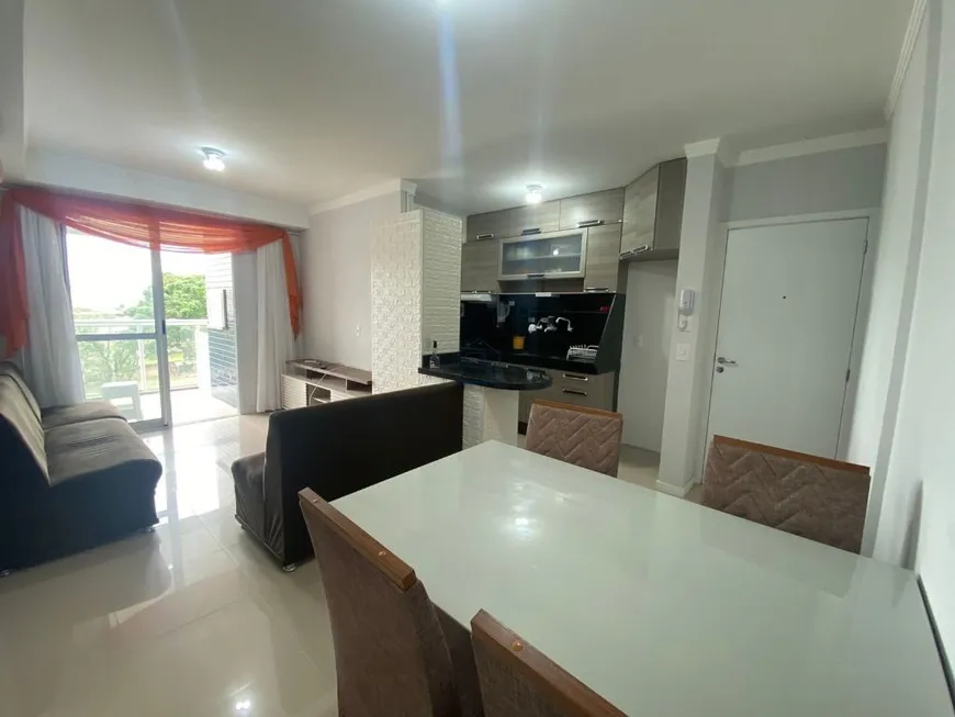 Foto 1 de Apartamento com 3 Quartos à venda, 82m² em Roçado, São José