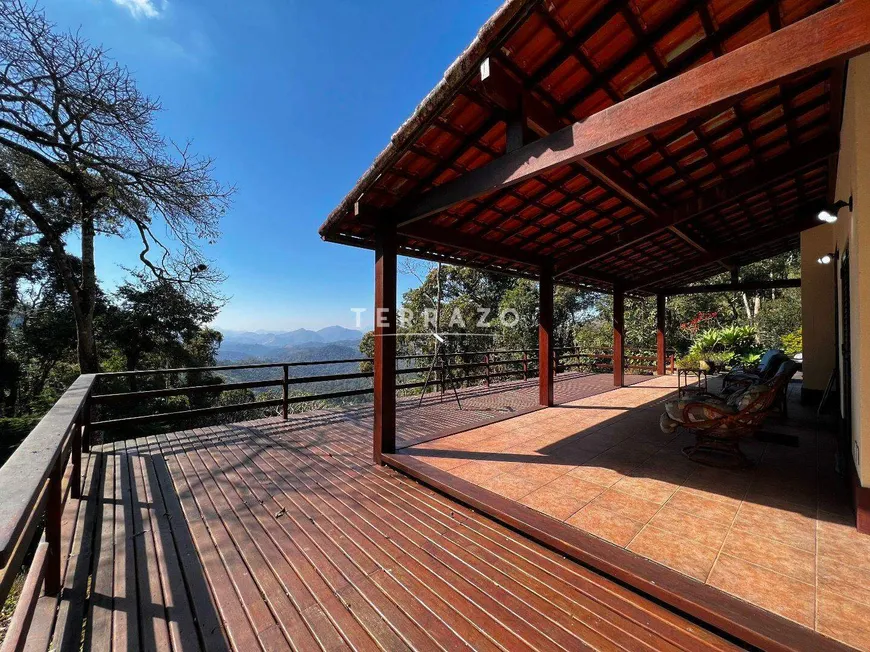 Foto 1 de Casa de Condomínio com 5 Quartos à venda, 234m² em Quebra Frascos, Teresópolis