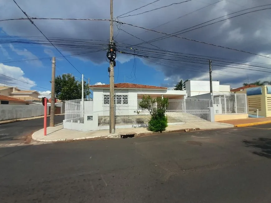 Foto 1 de Casa com 3 Quartos para alugar, 221m² em Centro, Araraquara