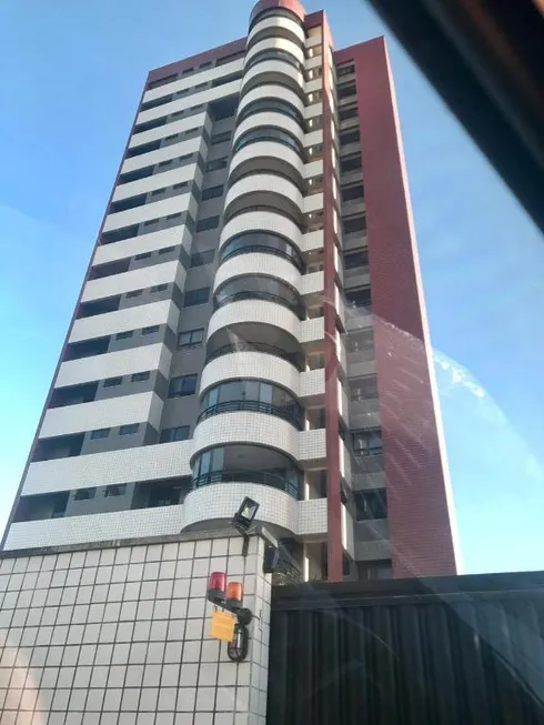 Foto 1 de Apartamento com 5 Quartos à venda, 211m² em Patriolino Ribeiro, Fortaleza