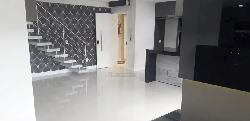 Foto 1 de Apartamento com 3 Quartos à venda, 135m² em Centro, Florianópolis