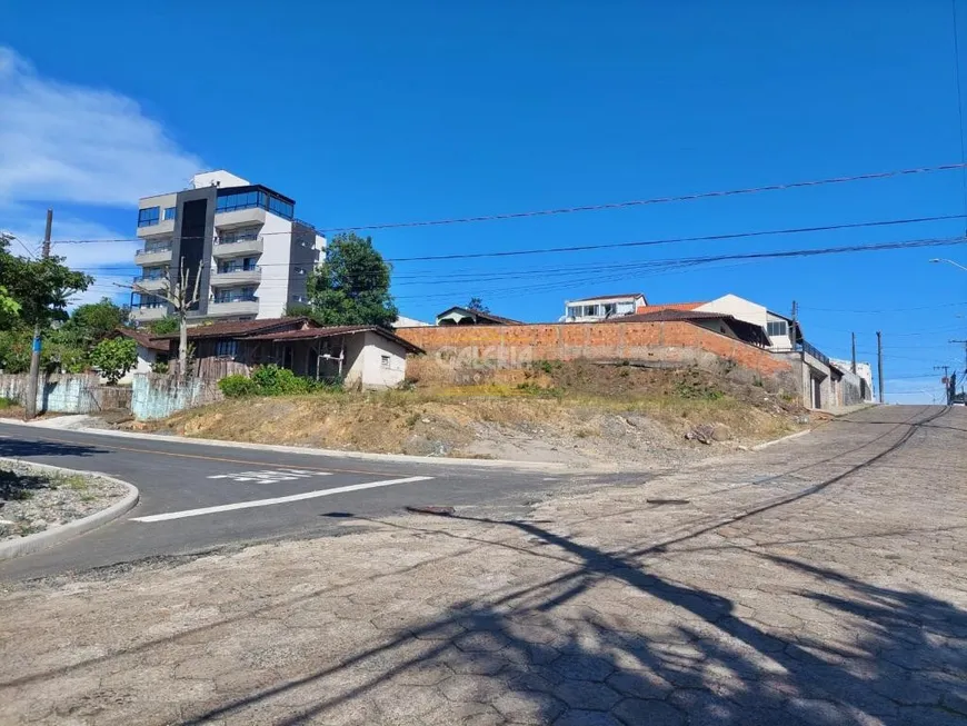 Foto 1 de Lote/Terreno à venda, 405m² em Guanabara, Joinville
