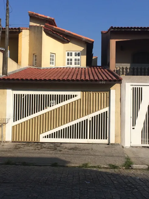 Foto 1 de Sobrado com 3 Quartos à venda, 207m² em Parque Maria Helena, Suzano