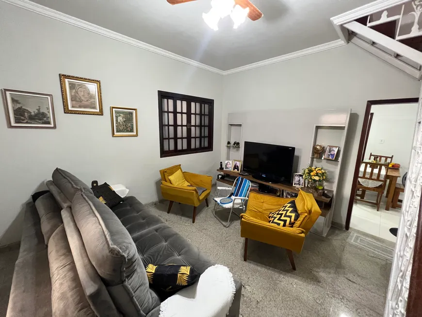 Foto 1 de Casa com 4 Quartos à venda, 200m² em Recreio Dos Bandeirantes, Rio de Janeiro