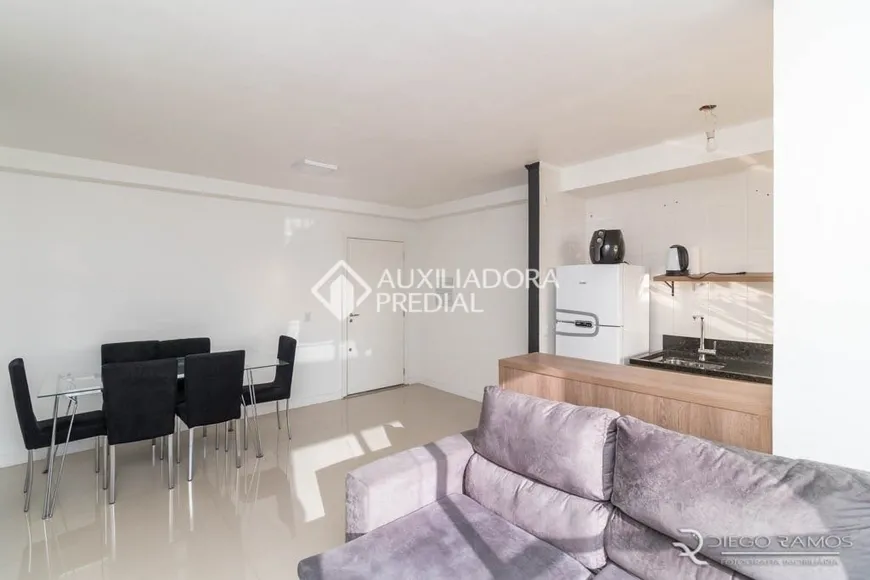Foto 1 de Apartamento com 2 Quartos à venda, 65m² em Sarandi, Porto Alegre