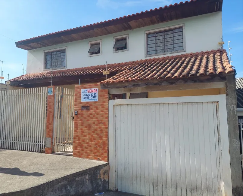 Foto 1 de Casa com 4 Quartos à venda, 180m² em Guarani, Colombo