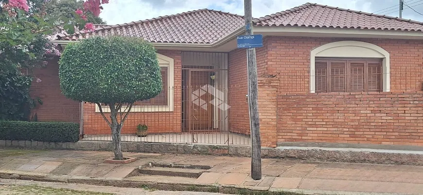 Foto 1 de Casa com 3 Quartos à venda, 140m² em Guarujá, Porto Alegre