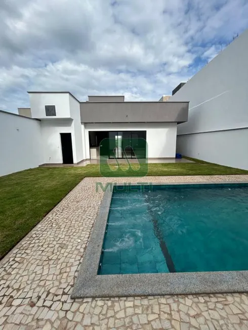 Foto 1 de Casa com 3 Quartos à venda, 172m² em Cidade Jardim, Uberlândia