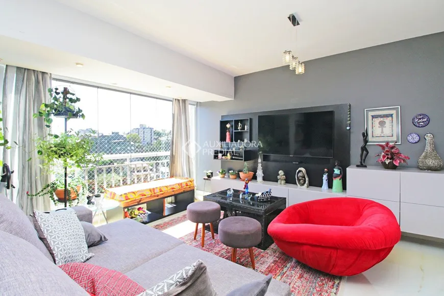 Foto 1 de Apartamento com 3 Quartos à venda, 95m² em Jardim Lindóia, Porto Alegre