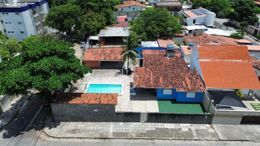 Foto 1 de Casa com 4 Quartos à venda, 351m² em Cordeiro, Recife