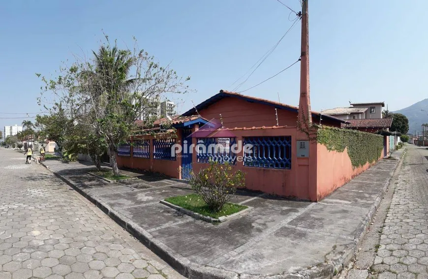 Foto 1 de Casa com 5 Quartos à venda, 140m² em Indaiá, Caraguatatuba