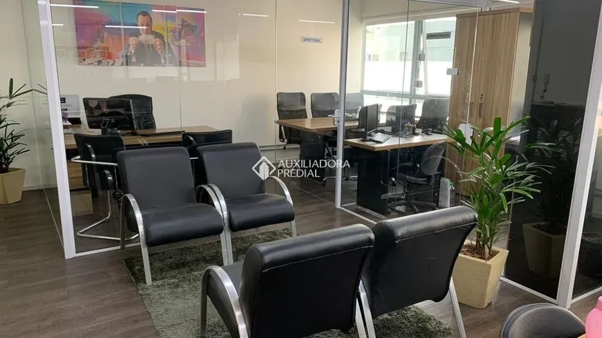 Foto 1 de Sala Comercial à venda, 37m² em Chácara das Pedras, Porto Alegre