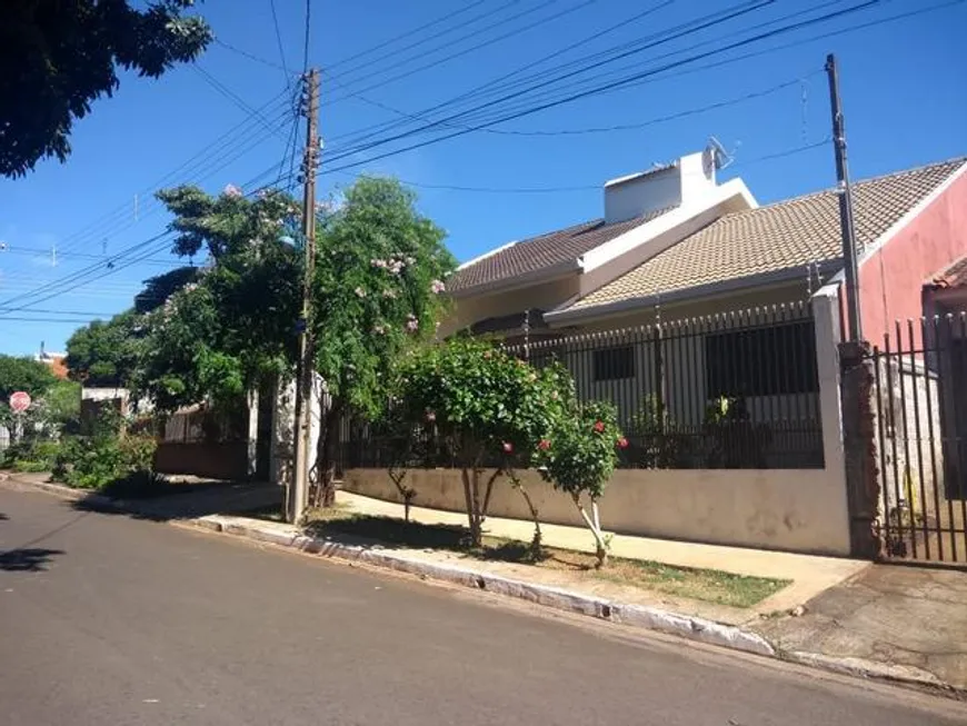 Foto 1 de Casa com 4 Quartos à venda, 230m² em Conjunto Residencial Cidade Alta, Maringá