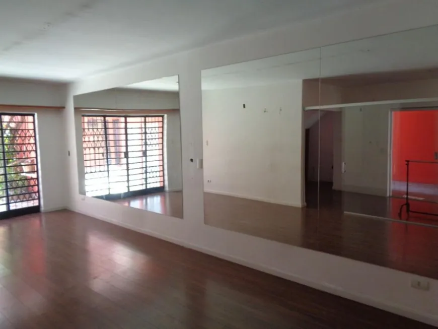 Foto 1 de Sobrado com 3 Quartos à venda, 250m² em Campo Belo, São Paulo