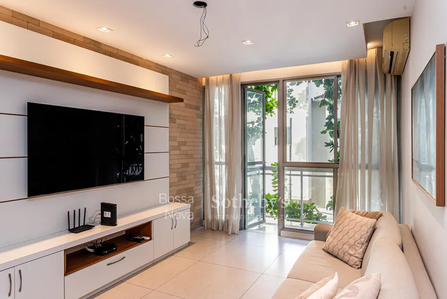 Foto 1 de Apartamento com 3 Quartos para alugar, 118m² em Leblon, Rio de Janeiro