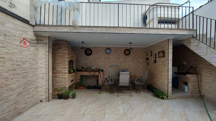 Foto 1 de Sobrado com 2 Quartos à venda, 220m² em Vila Canero, São Paulo