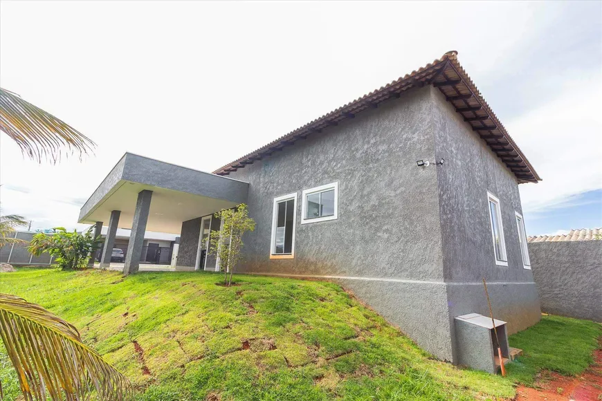 Foto 1 de Casa com 3 Quartos à venda, 230m² em Setor Habitacional Jardim Botânico, Brasília