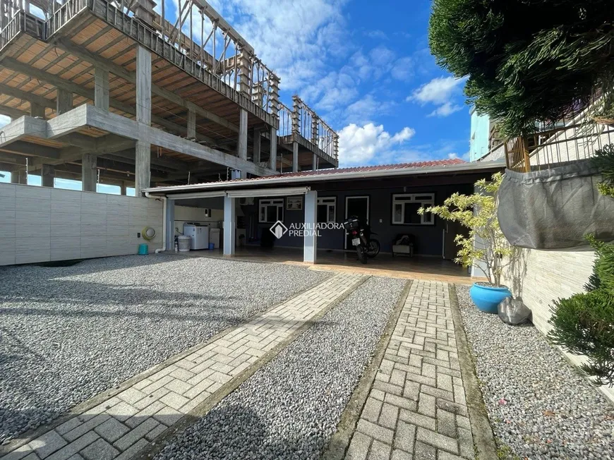 Foto 1 de Casa com 2 Quartos à venda, 72m² em Centro, Camboriú