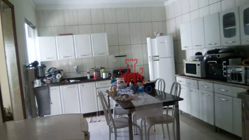Foto 1 de Casa com 3 Quartos à venda, 140m² em Operaria, Londrina