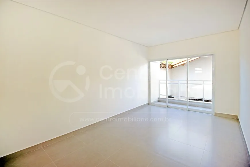 Foto 1 de Apartamento com 1 Quarto à venda, 30m² em Centro, Peruíbe