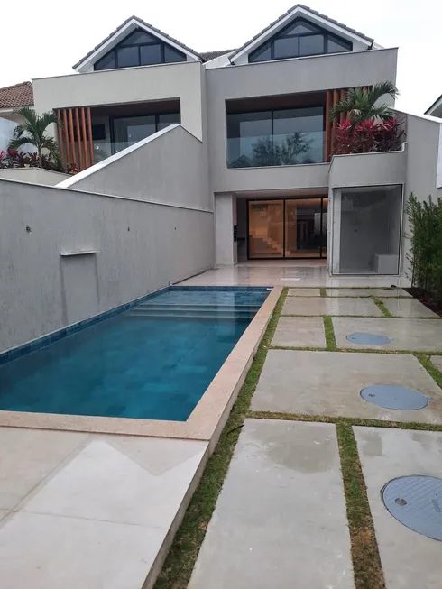 Foto 1 de Casa de Condomínio com 4 Quartos à venda, 328m² em Barra da Tijuca, Rio de Janeiro