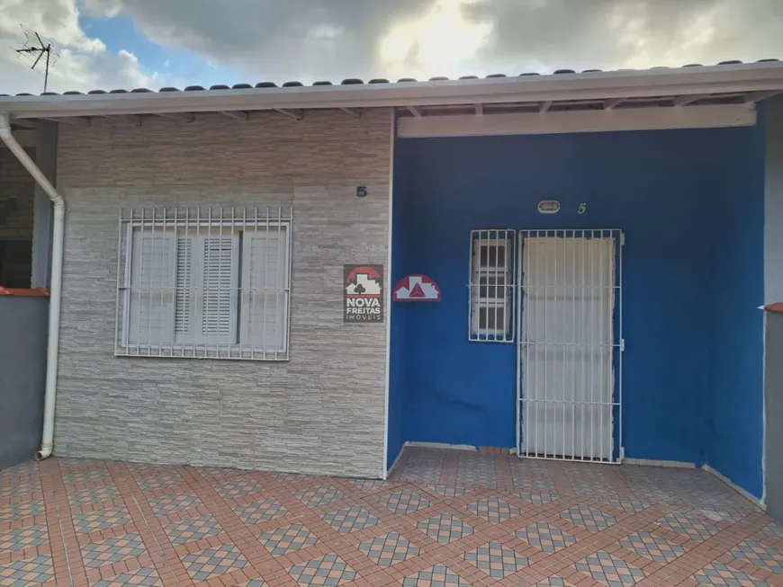 Foto 1 de Casa com 2 Quartos à venda, 56m² em Cidade Jardim, Caraguatatuba