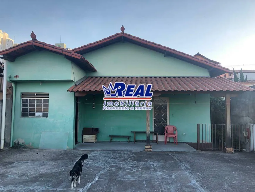 Foto 1 de Casa com 4 Quartos à venda, 200m² em Teixeira Dias, Belo Horizonte